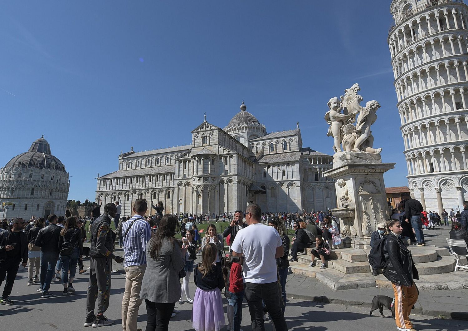 Turisti, Pisa