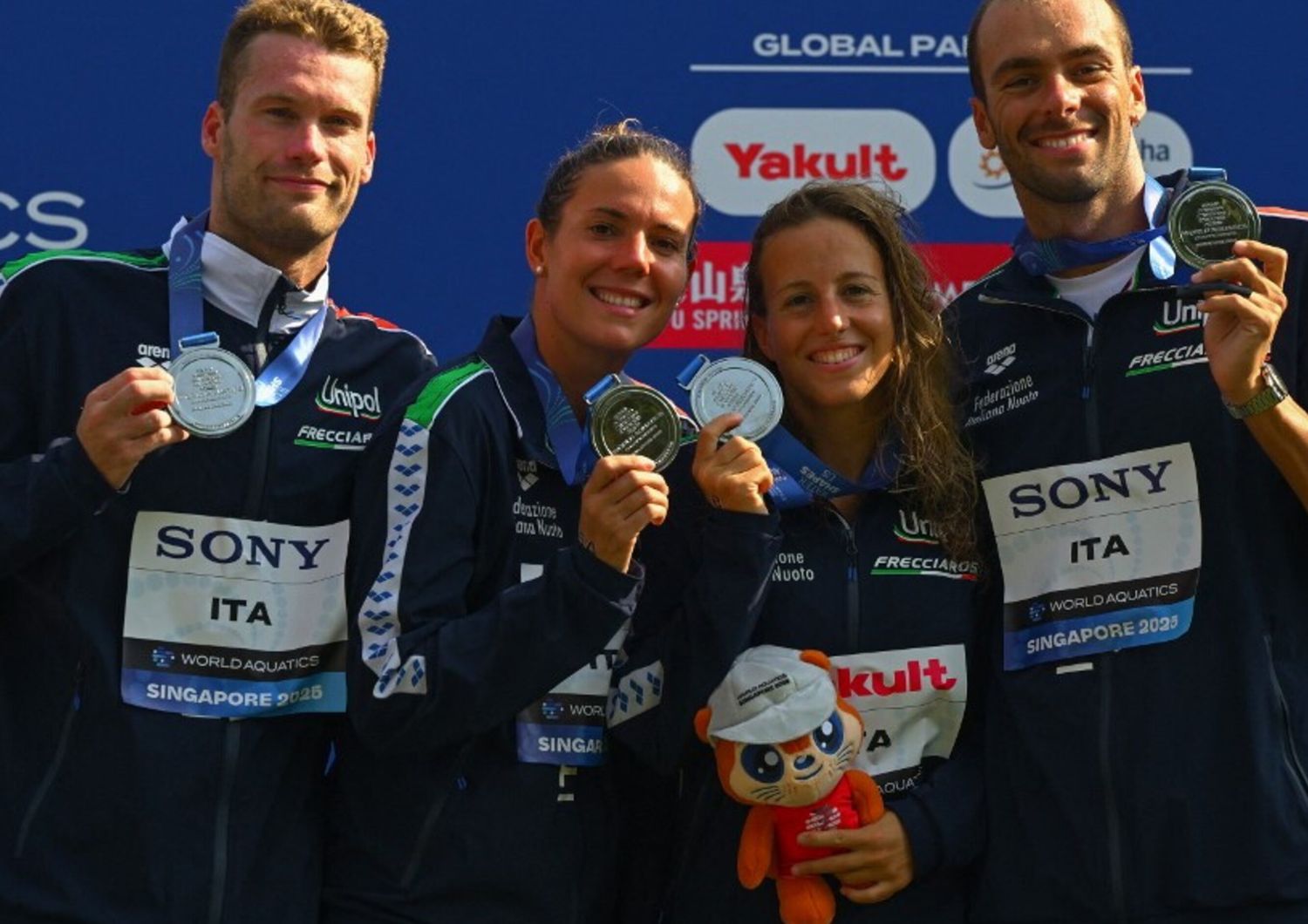 italia-argento-staffetta-4x1500-paltrinieri-taddeucci-singapore