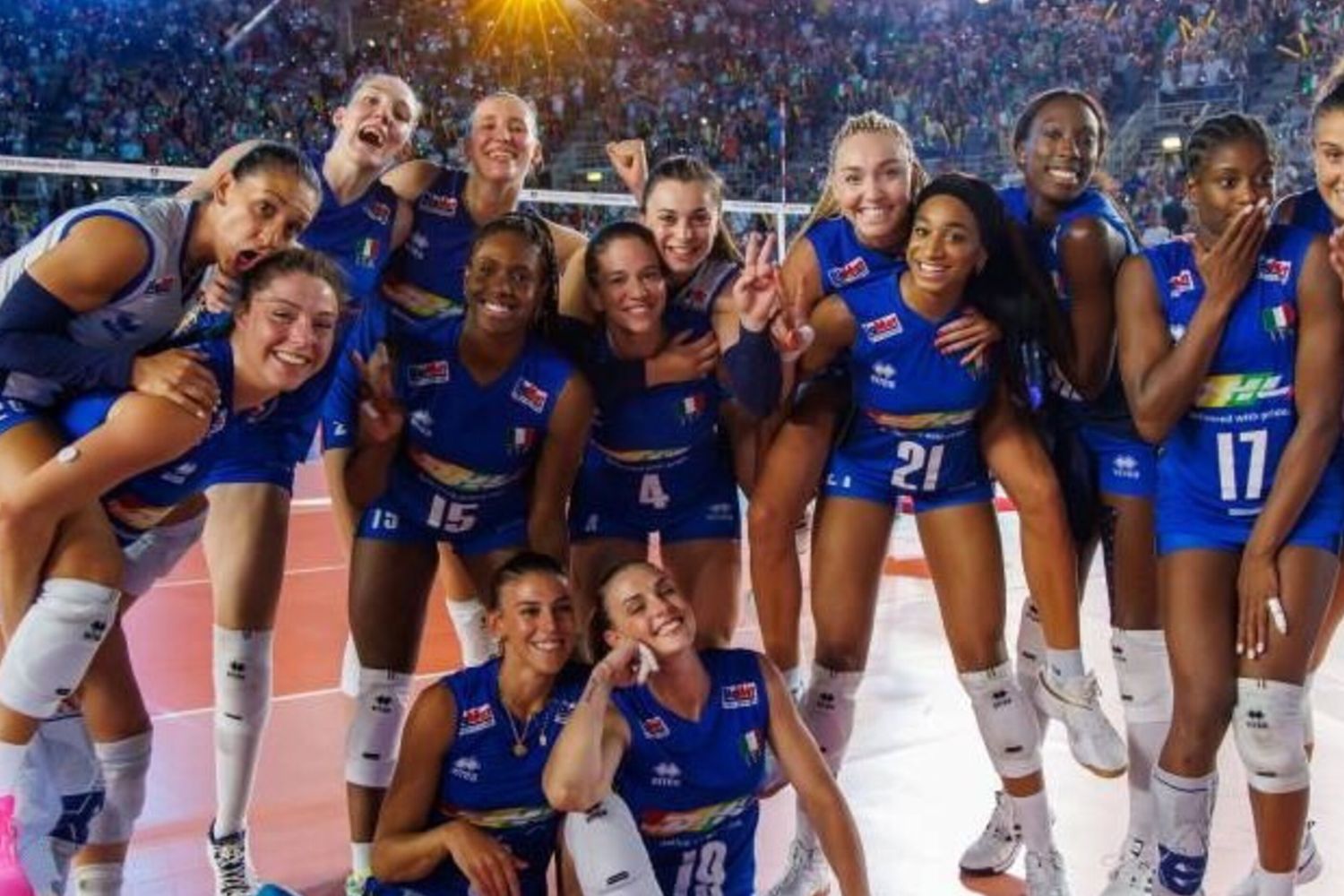 La Nazionale femminile di Volley dopo il trionfo all'Arena di Verona