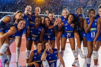 La Nazionale femminile di Volley dopo il trionfo all'Arena di Verona