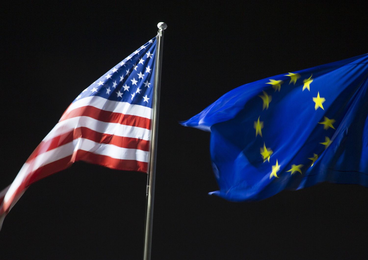 Usa Stati Uniti Ue Unione Europe America vertice summit Berlino