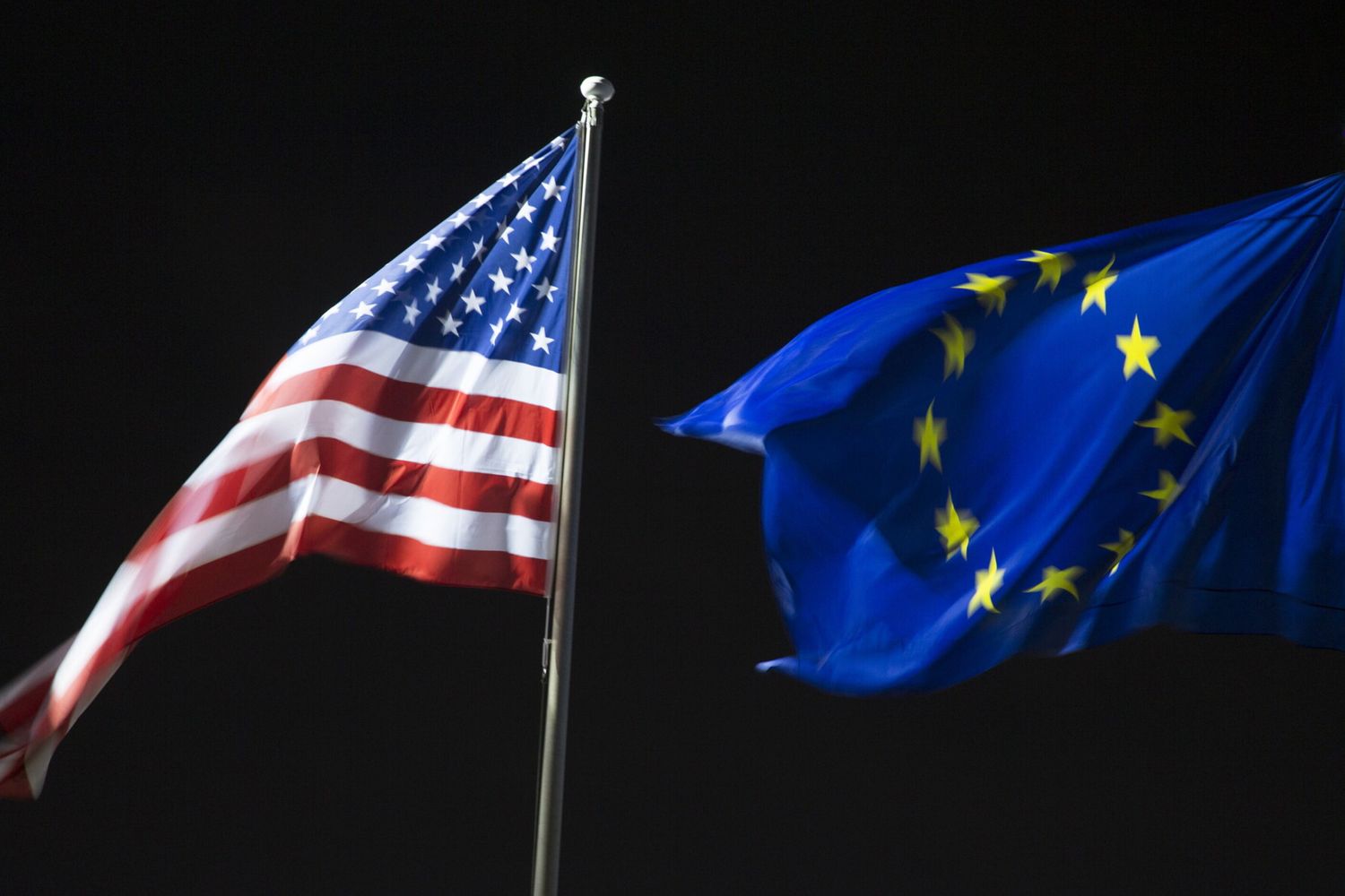 Usa Stati Uniti Ue Unione Europe America vertice summit Berlino