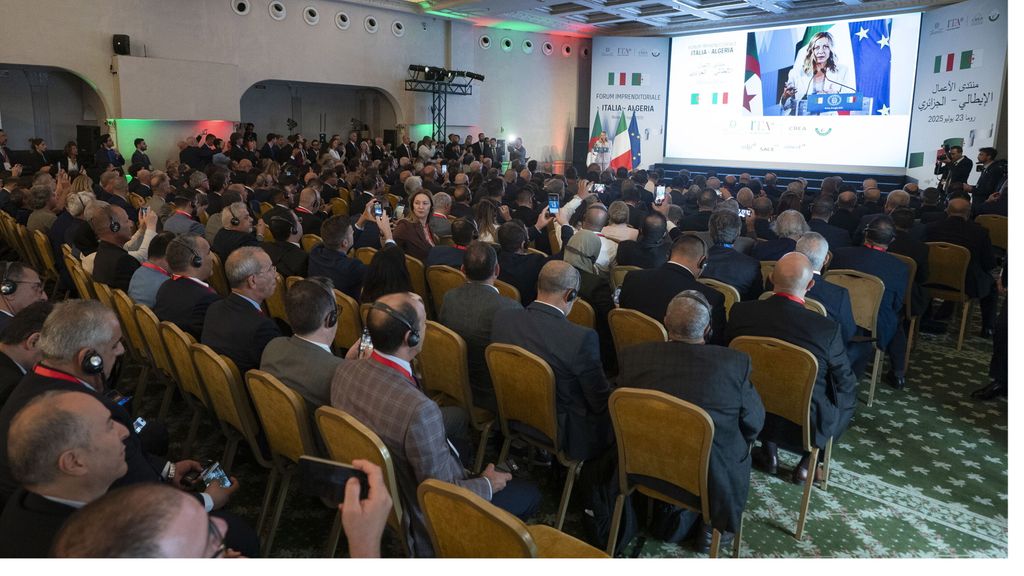 Italie-Algérie: plus de 40 accords signés à Rome pour une "nouvelle belle page d'histoire commune"