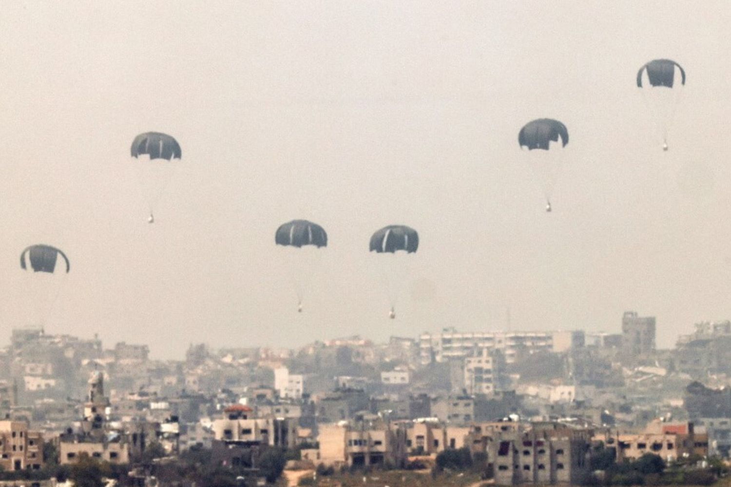 Lancio di aiuti aerei su Gaza