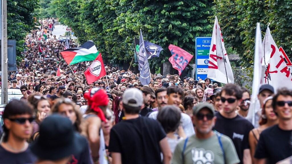 Corteo No Tav in occasione dell’annuale festival Alta Felicità