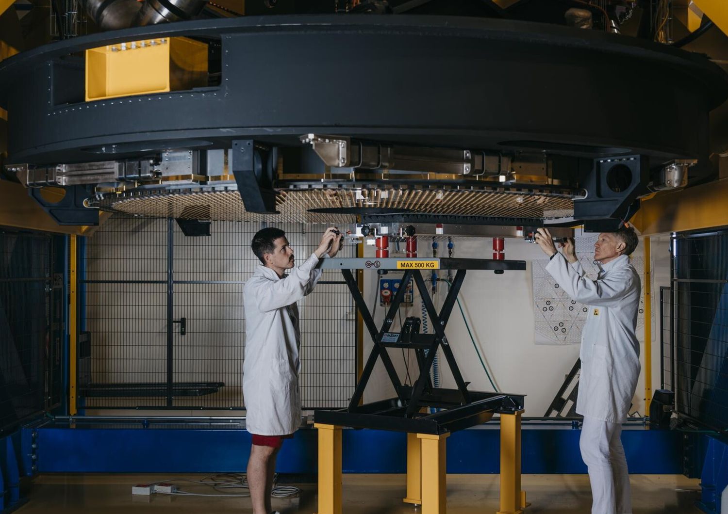 made italy telescopio grande del mondo bolzano microgate