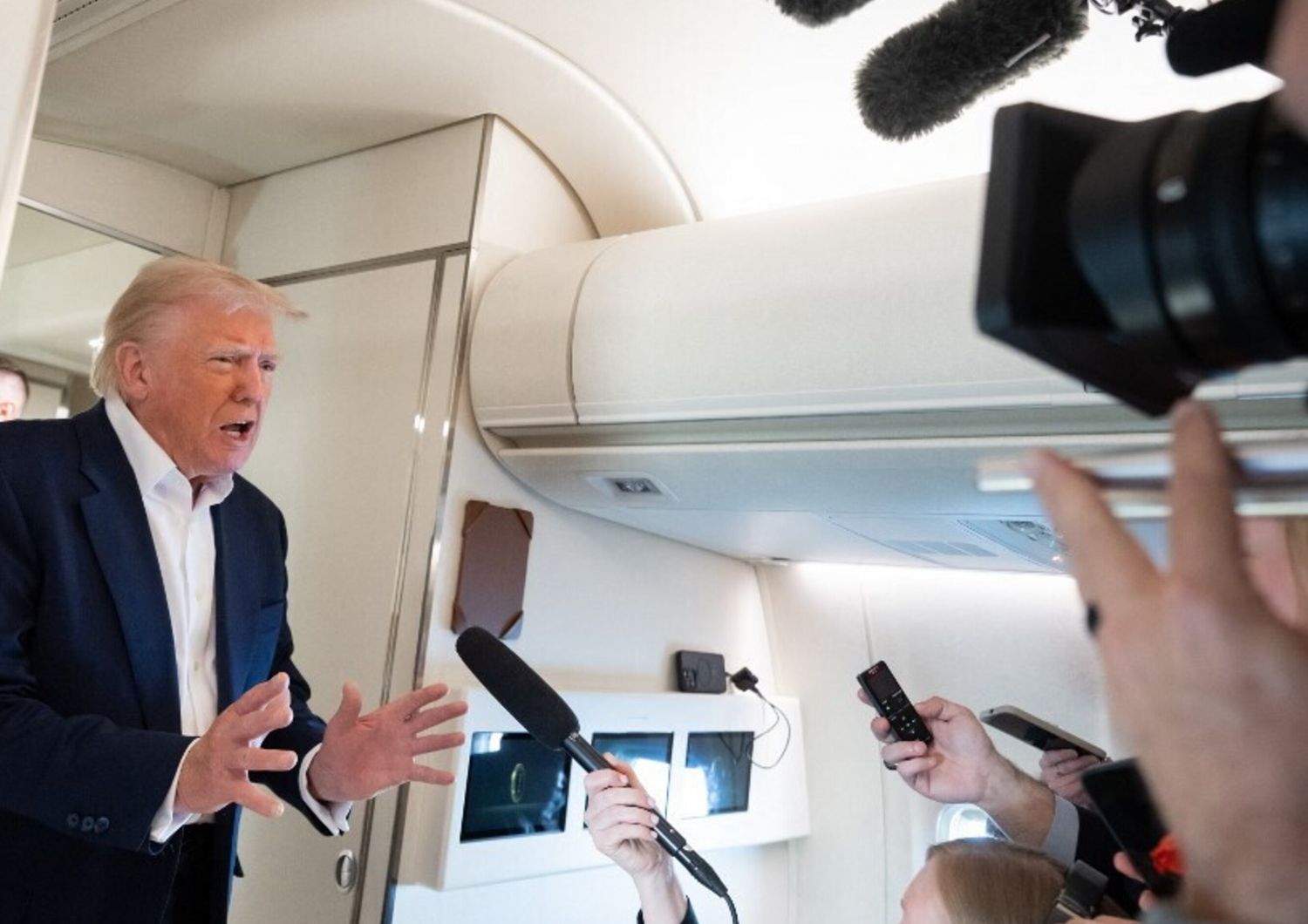 Trump e l'aereo di lusso dal Qatar