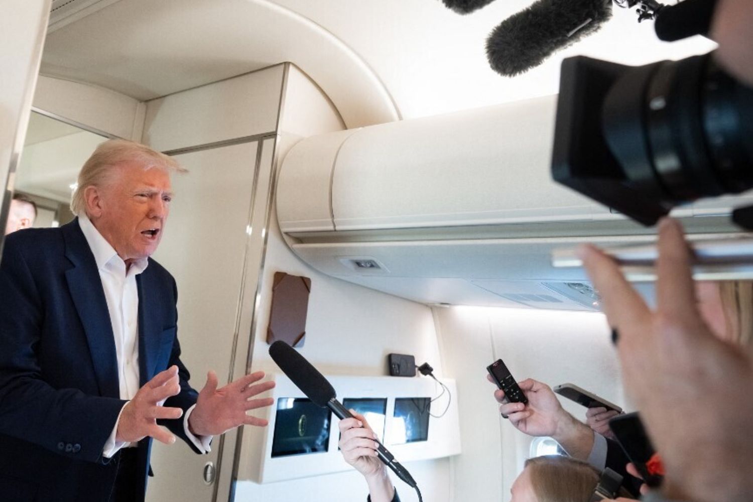 Trump e l'aereo di lusso dal Qatar