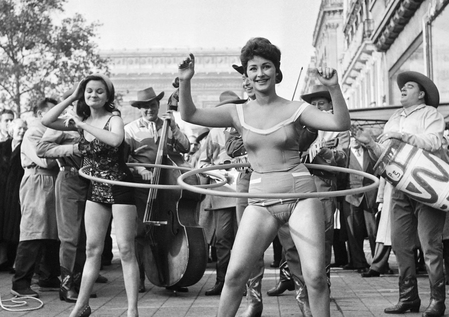 Donne con l'Hula Hoop