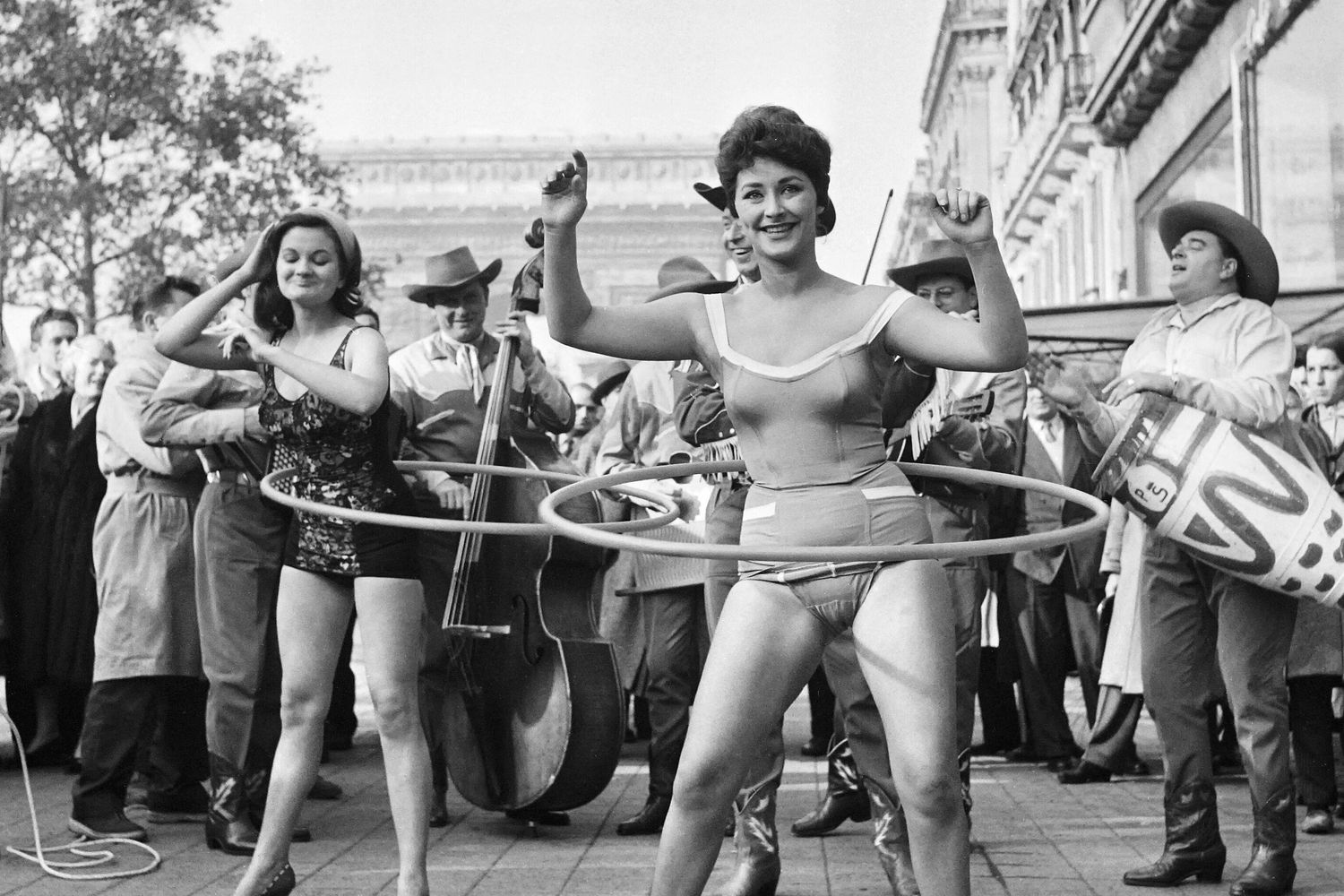 Donne con l'Hula Hoop