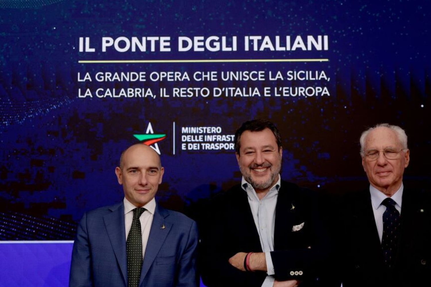 Conferenza stampa al termine della decisione da parte del Cipess di approvazione del progetto definitivo "Ponte sullo Stretto". Nella foto Matteo Salvini, Ministro delle Infrastrutture e dei Trasporti e Alessandro Morelli, Sottosegretario di Stato alla Presidenza