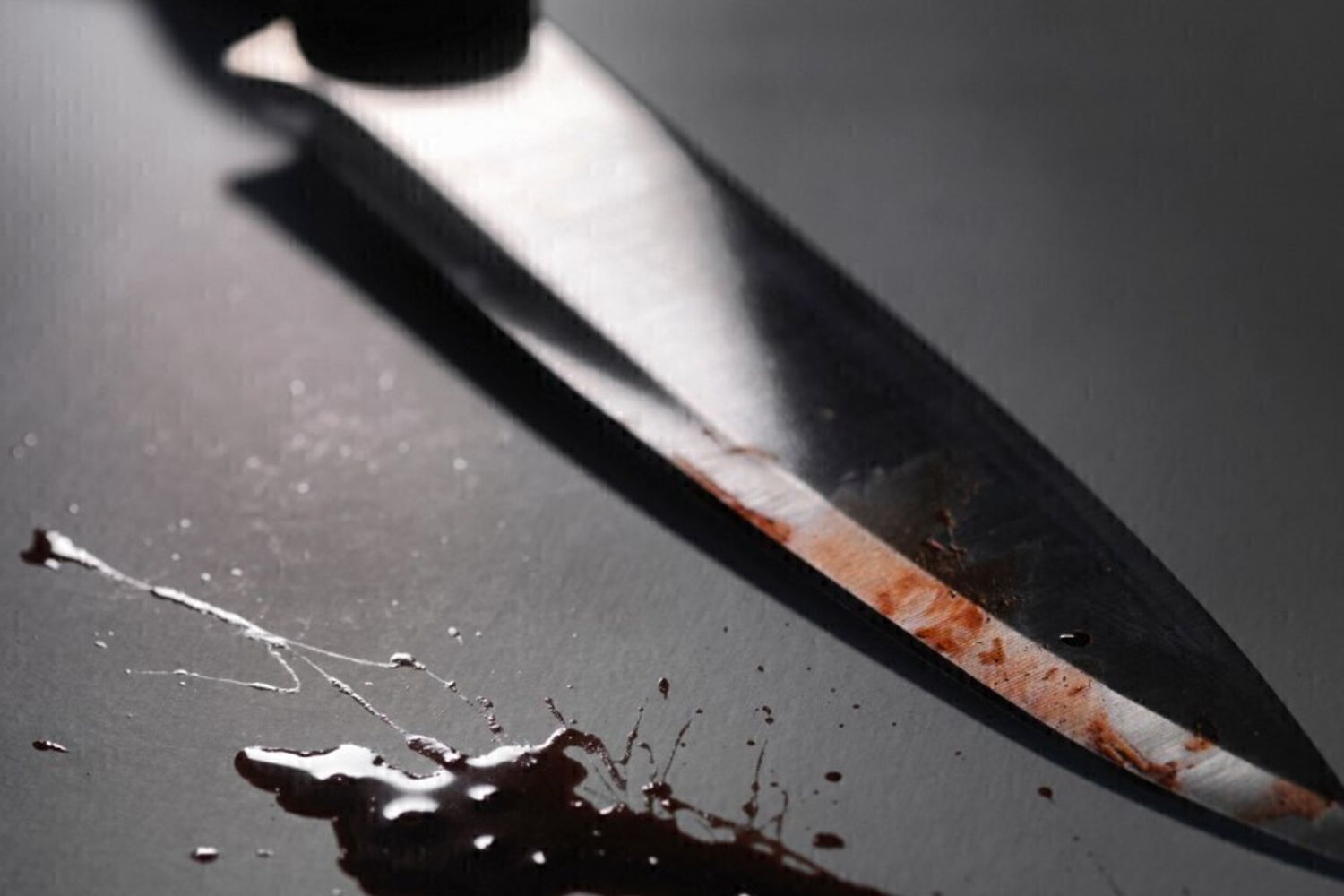 Coltello sporco di sangue