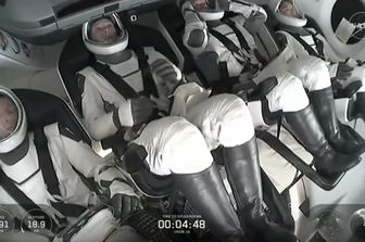 Crew-10 di SpaceX rientra sulla Terra