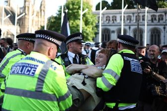 Londra, arresti in massa per la manifestazione pro-Pal