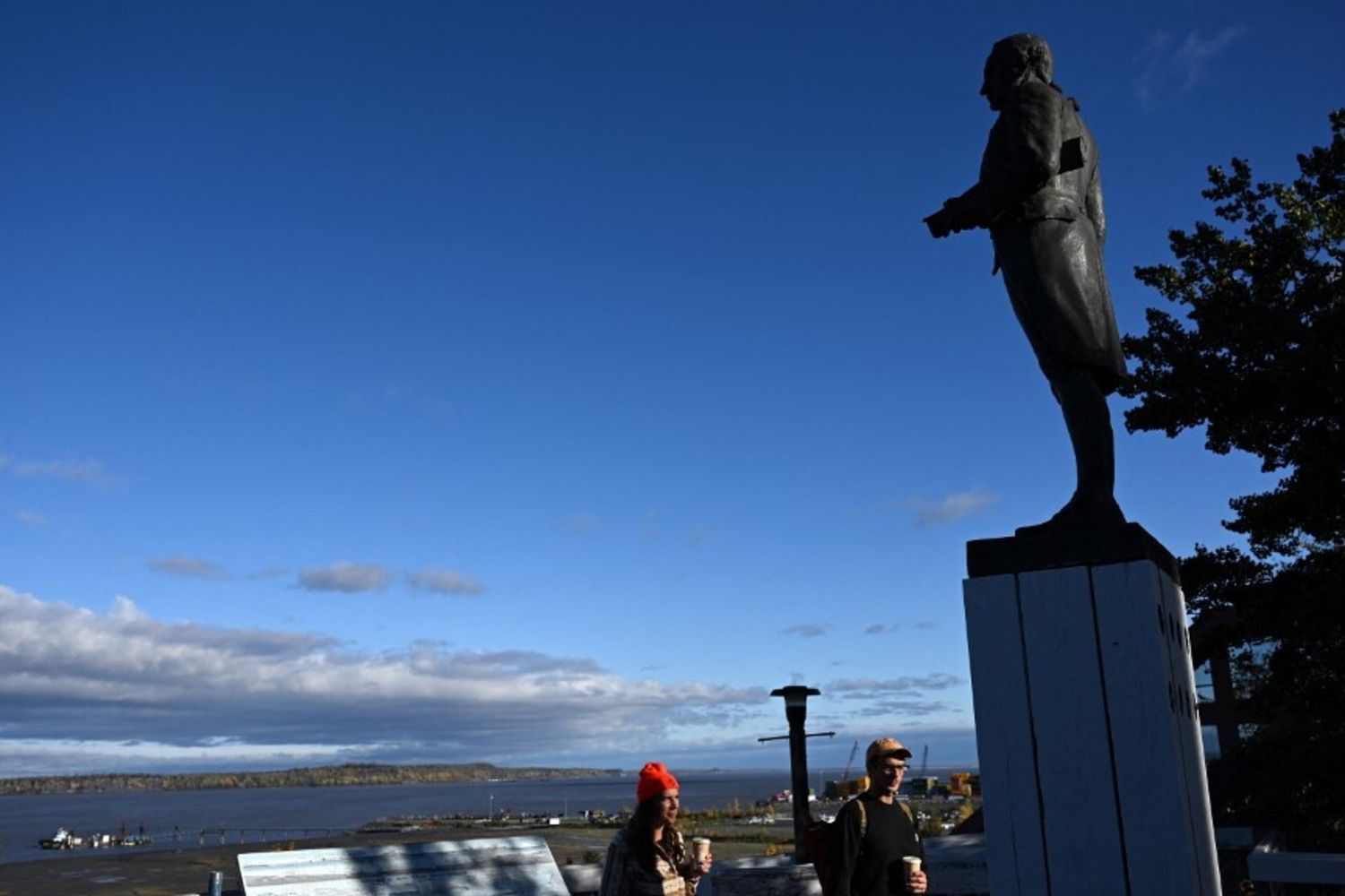 "Putin criminale di guerra". Pronta una mobilitazione ad Anchorage