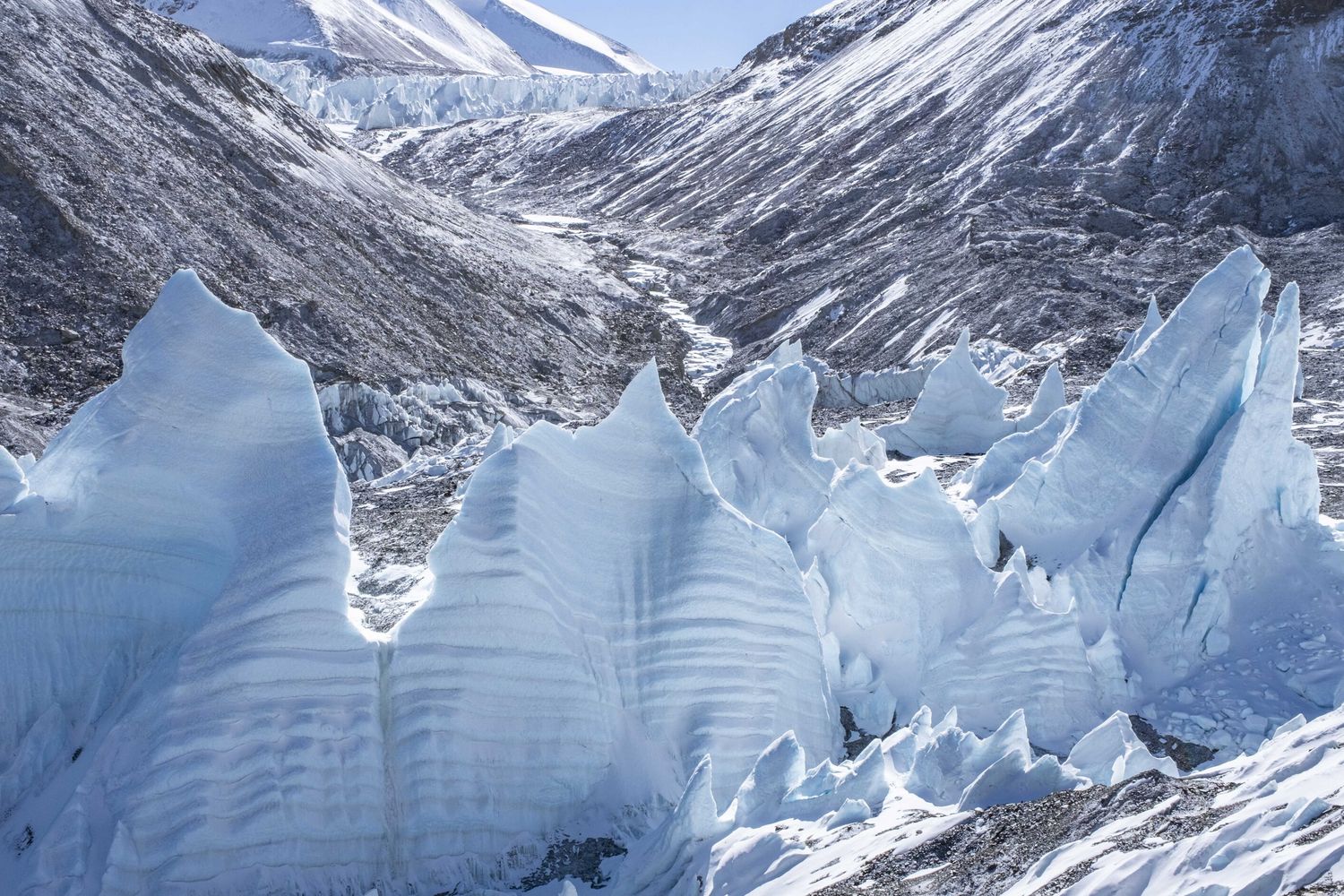 Il Nepal 'offre' montagne gratis per rilanciare il turismo. Ma non l'Everest