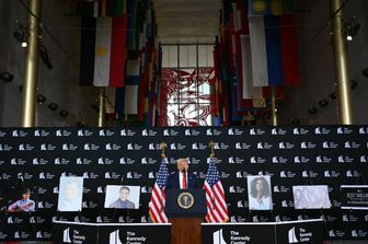 Perchè Trump vuole premiare Stallone, Gloria Gaynor e i Kiss