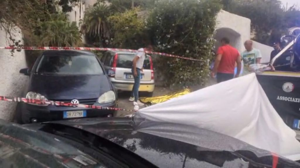 Sparatoria per motivi passionali, tre morti a Forio d'Ischia. Gravissima una donna [VIDEO]