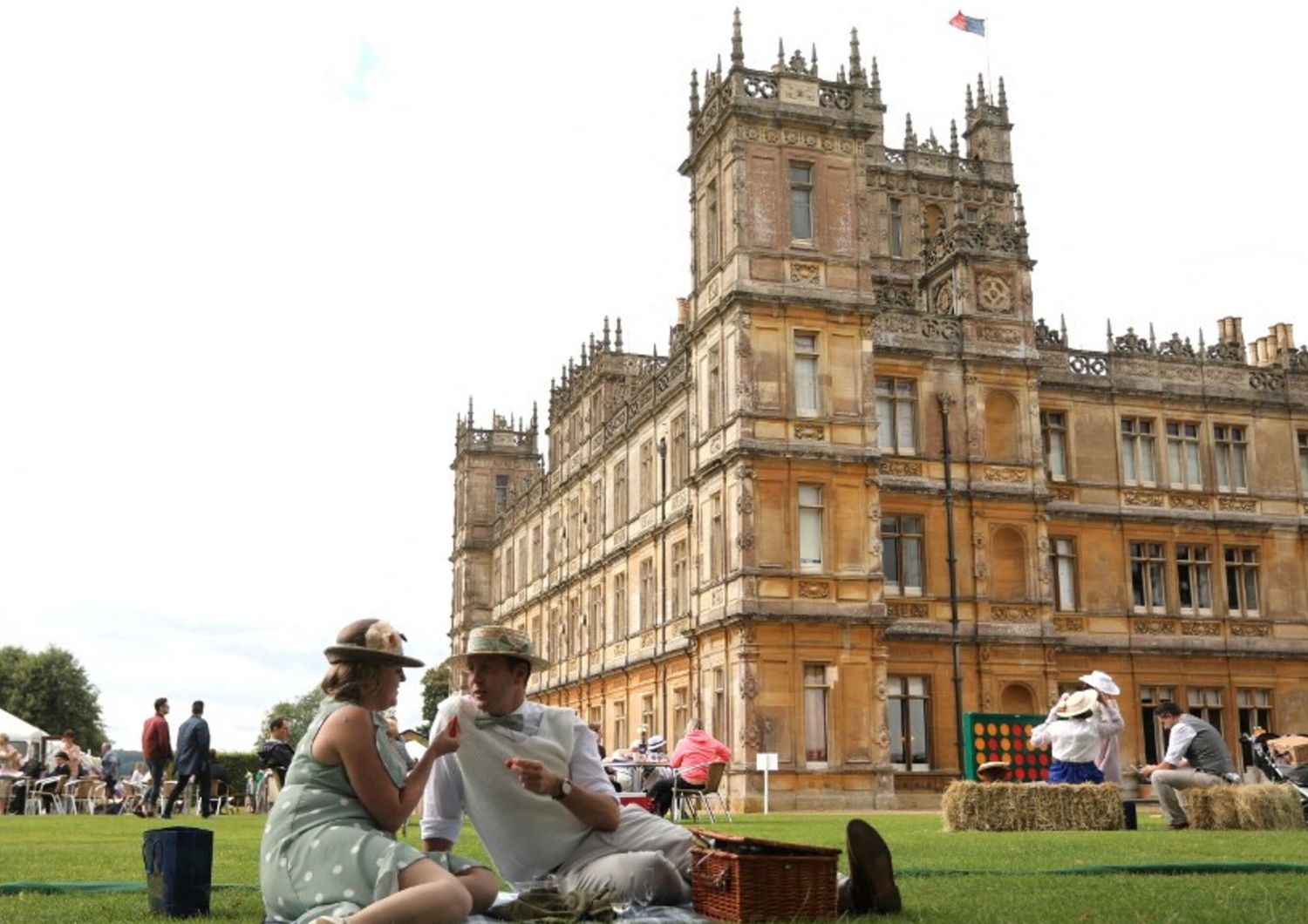 I costumi di Downton Abbey vanno all'asta per beneficenza