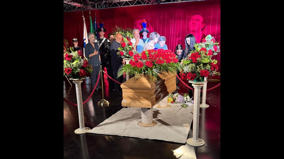 Beppe Fiorello, P.Cortellesi, Gianni Morandi, Giorgia e Laura Pausini