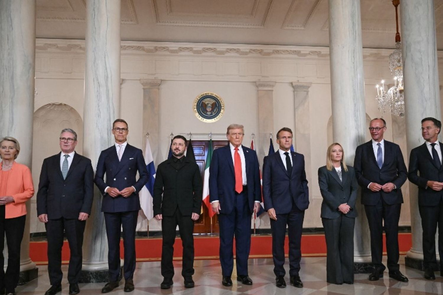 Alla casa Bianca il vertice sull'Ucraina. Zelensky: "Pronti ad un trilaterale". Trump: "Chiamerò Putin"