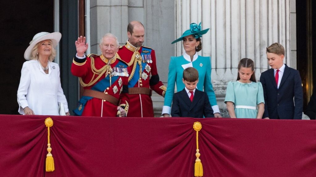 I reali dalla loggia di Buckingham Palace