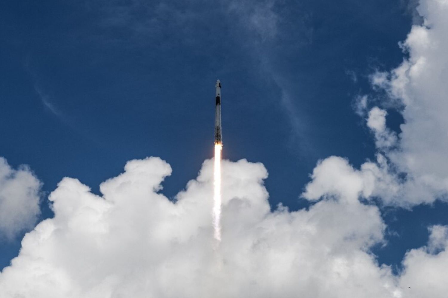 SpaceX lancia con successo un drone spaziale militare