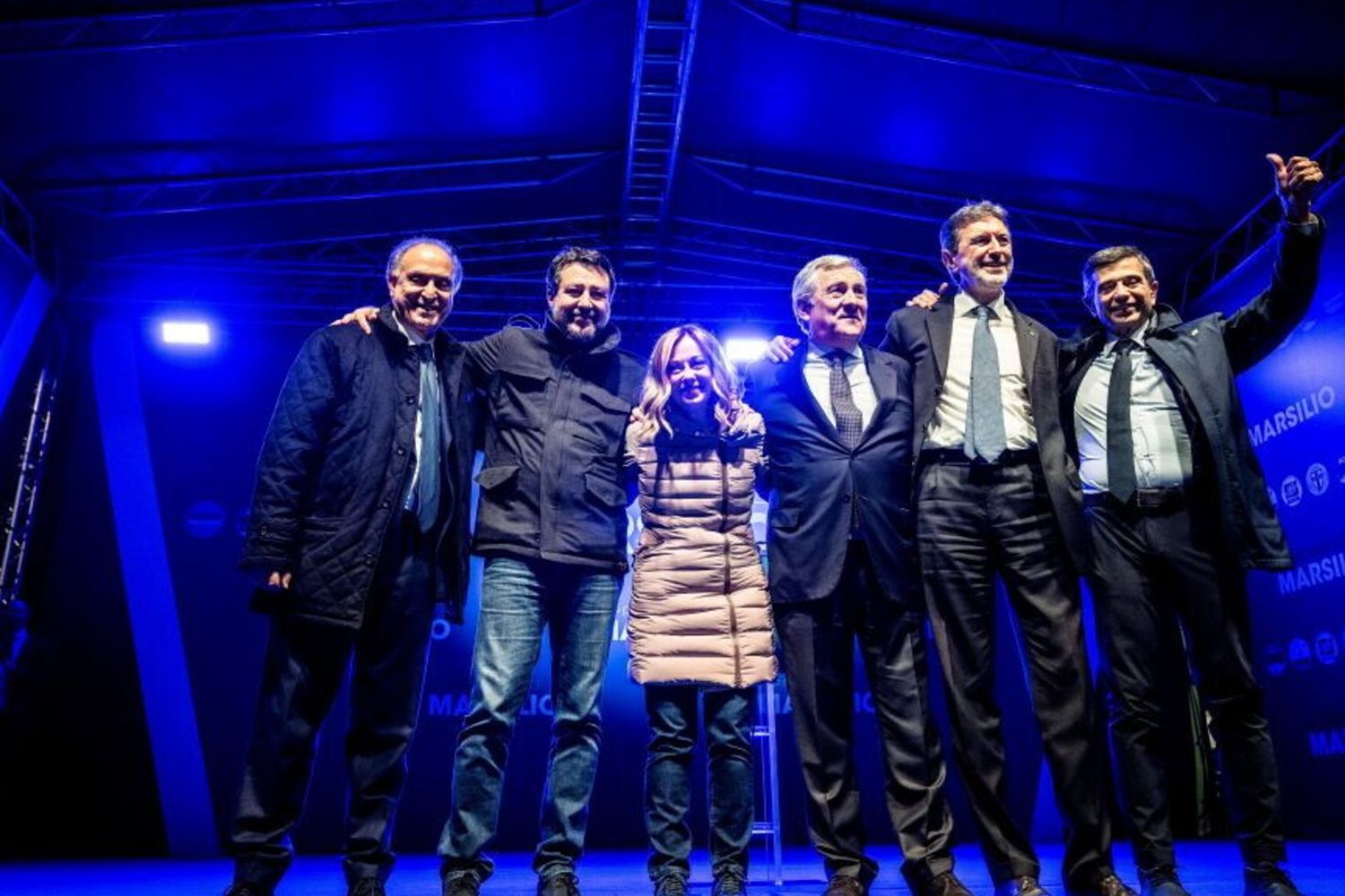 leader centrodestra al comizio di Marco Marsilio