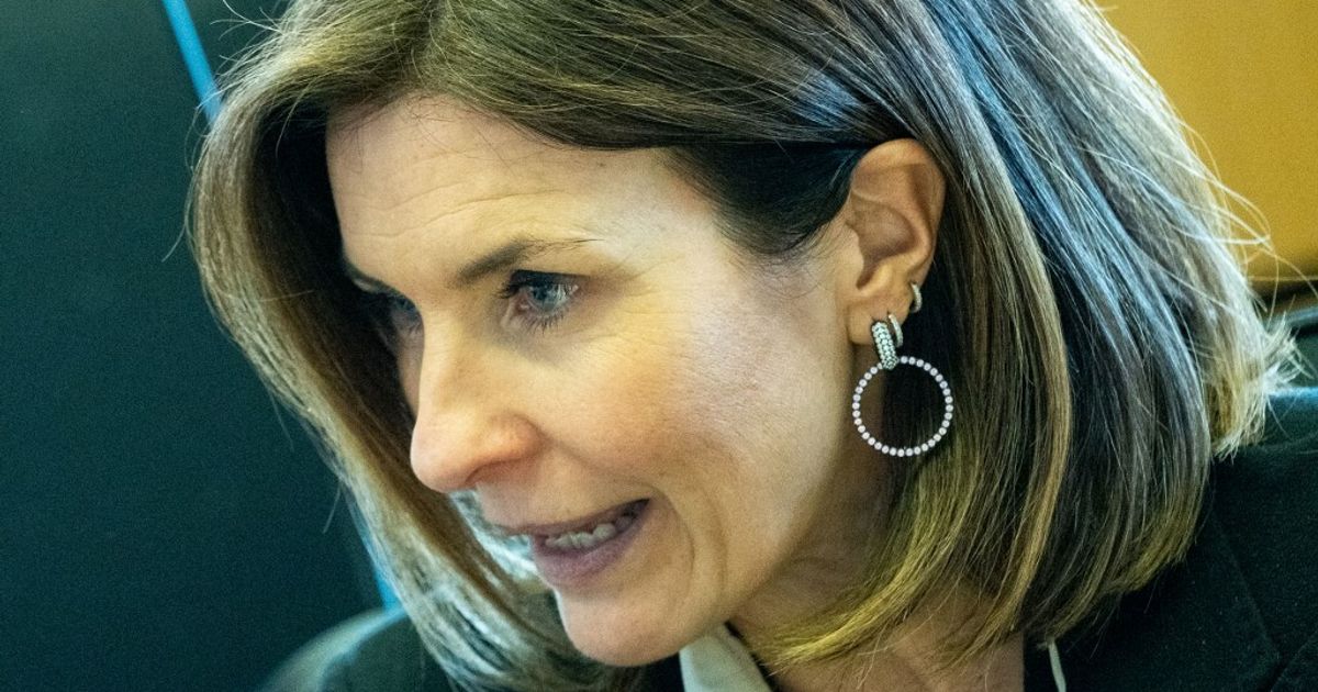 non si arresta la bufera su phicaeu moretti pd denunciare sempre