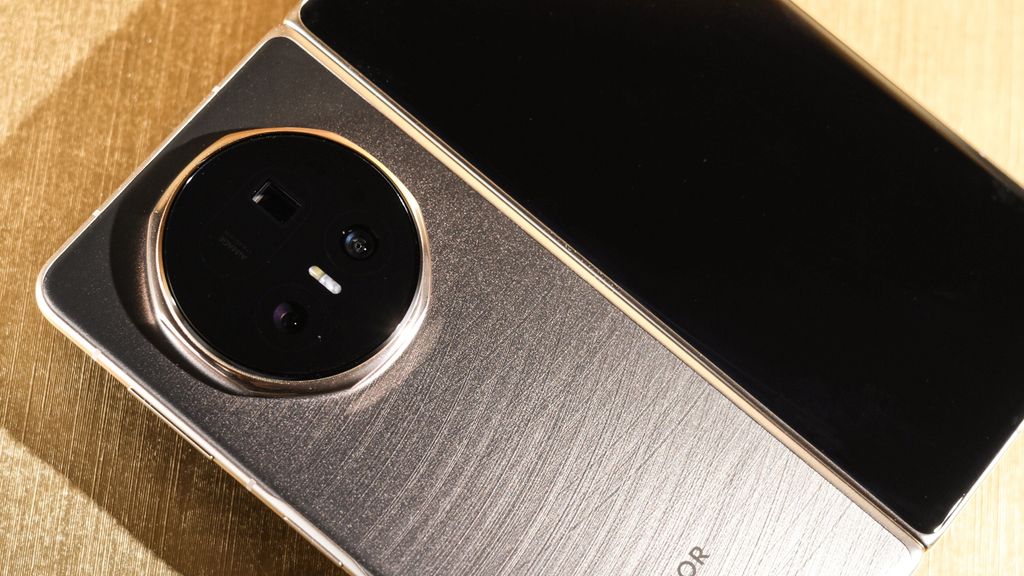 Il pieghevole Magic V5 di Honor