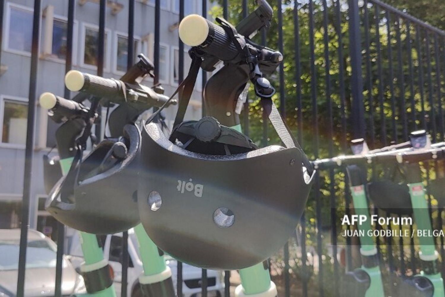 Monopattini Bolt parcheggiati a Bruxelles