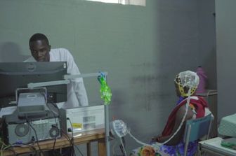 En Tanzanie, la coopération italienne bâtit un réseau pour lutter contre la stigmatisation de l'épilepsie