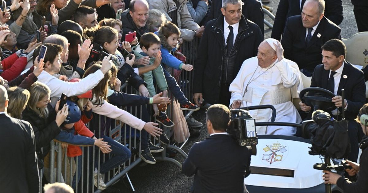 Presunto attentato a Papa Bergoglio: Uzun nega che la pistola fossa sua