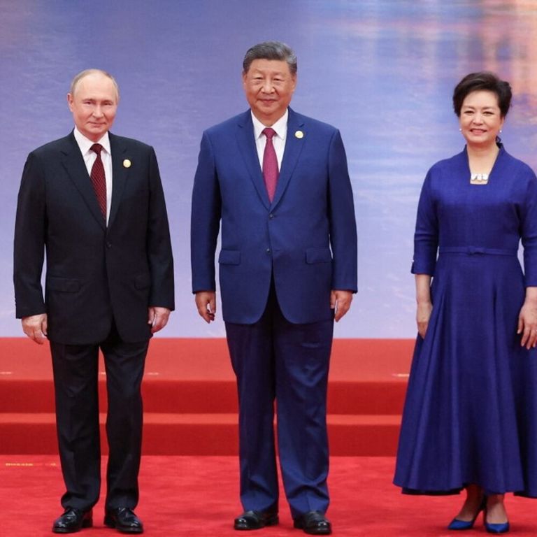 Vladimir Putin, Xi Jinping e la moglie Peng Liyuan