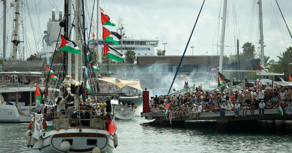 la minaccia dei centri sociali se fermano flotilla blocchiamo il porto di venezia