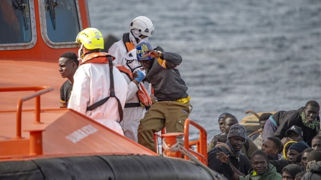 Migrants: en 2025 arrivées en légère hausse, mais flux réduits de 50% par rapport à 2023