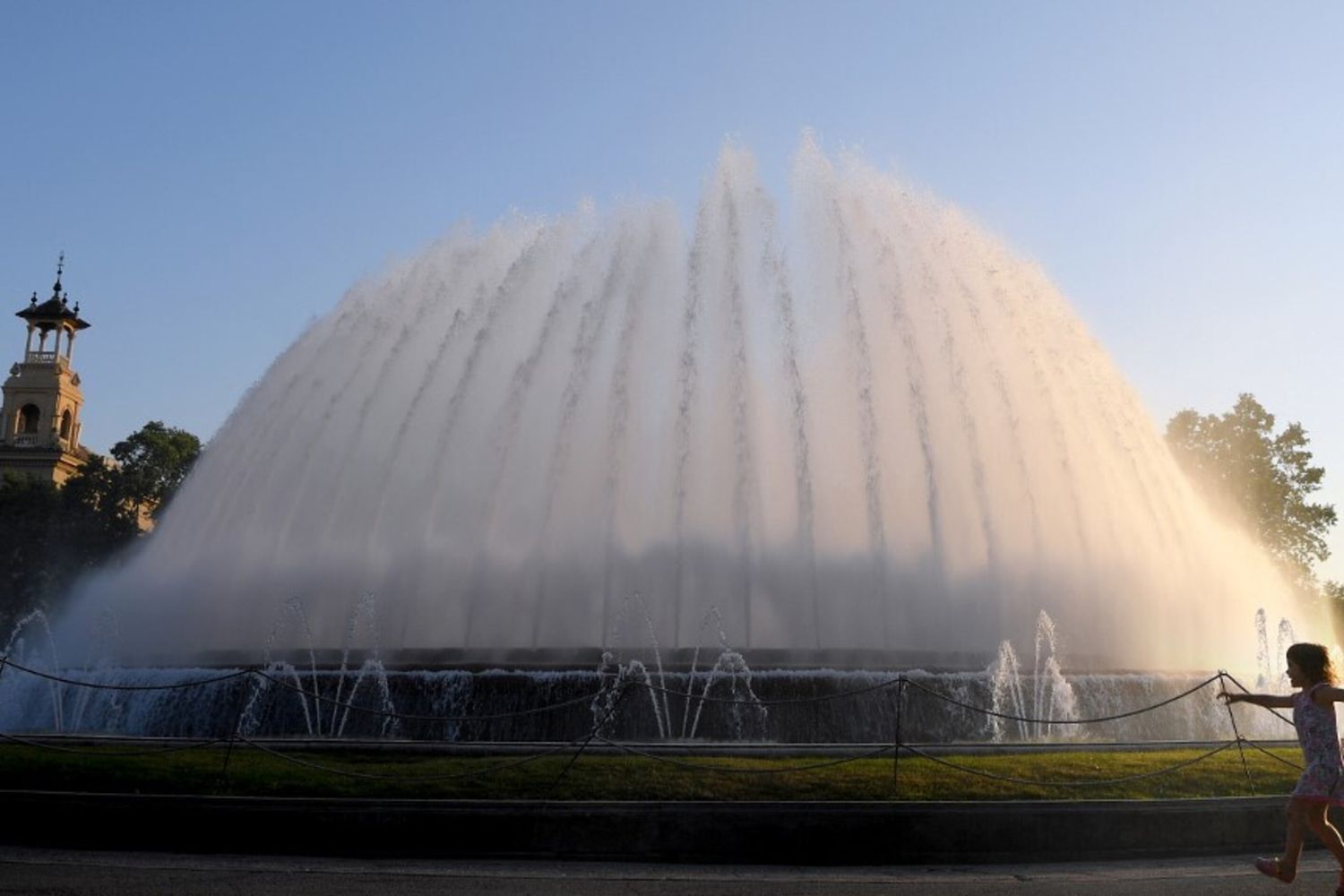 Fine della siccità, la Fontana Magica di Montjuïc torna a funzionare