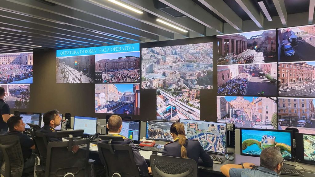 Canonizzazione di Frassati e Acutis. Migliaia di fedeli in piazza San Pietro