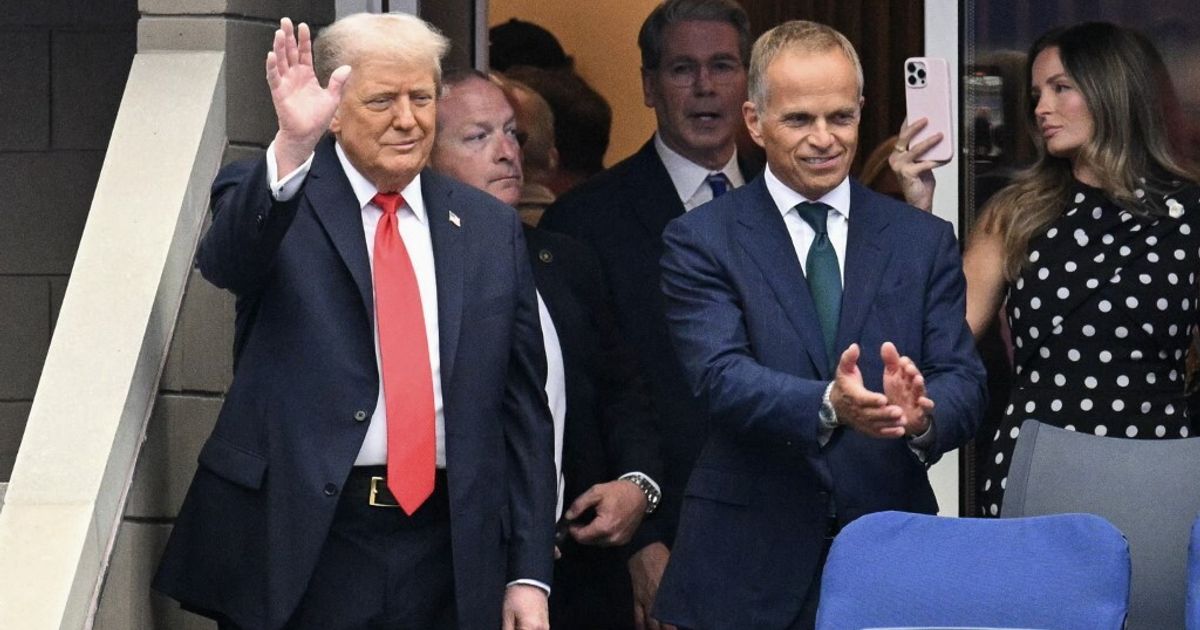 Trump agli US Open tra fischi, applausi e ritardi