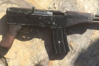 Carlo, l'arma dei miliziani