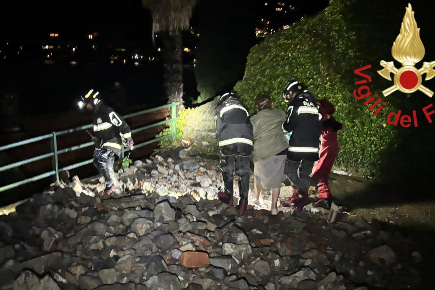 Maltempo nel Comasco, frane ed evacuazioni. Allerta arancione in cinque regioni