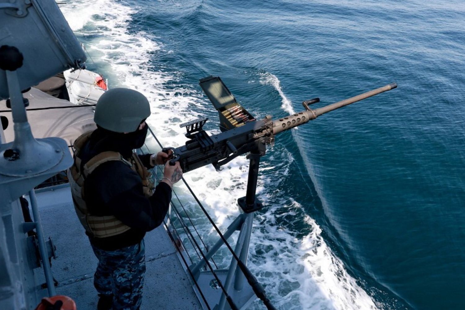 Kiev, colpita nave russa nel Mar Nero