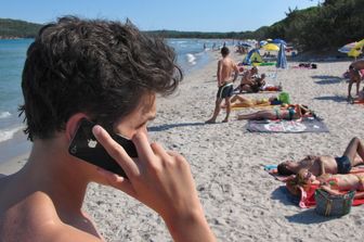 &nbsp;Roaming, telefonate estere (Afp)