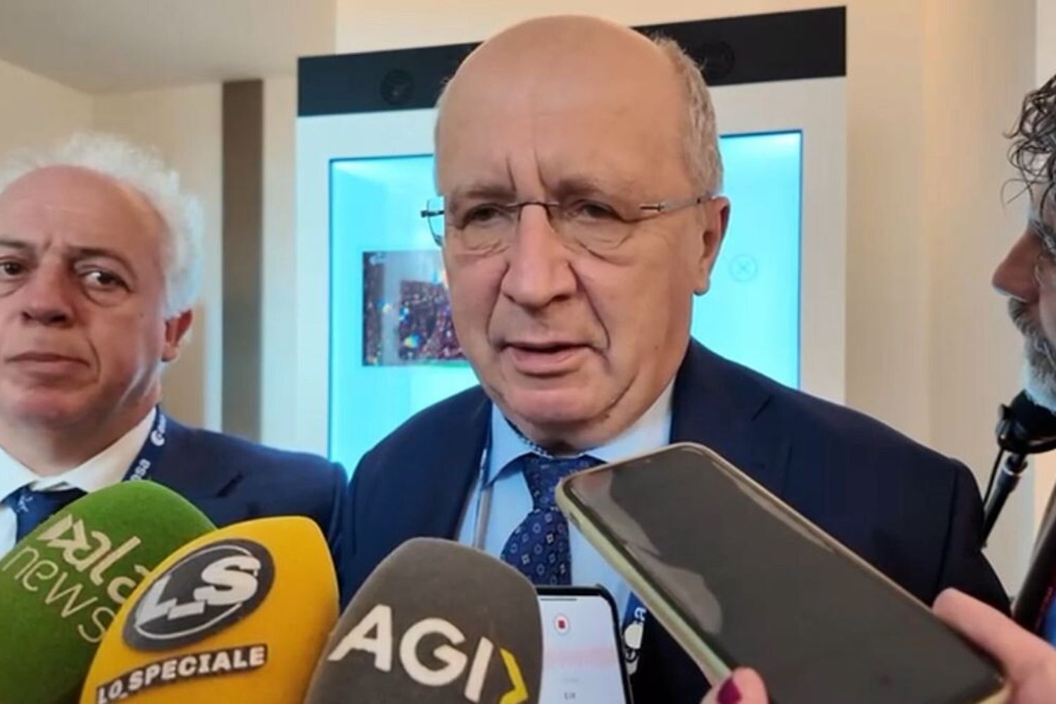 L'allarme di Kubilius: "La Russia ha trasformato lo spazio in un campo di battaglia"