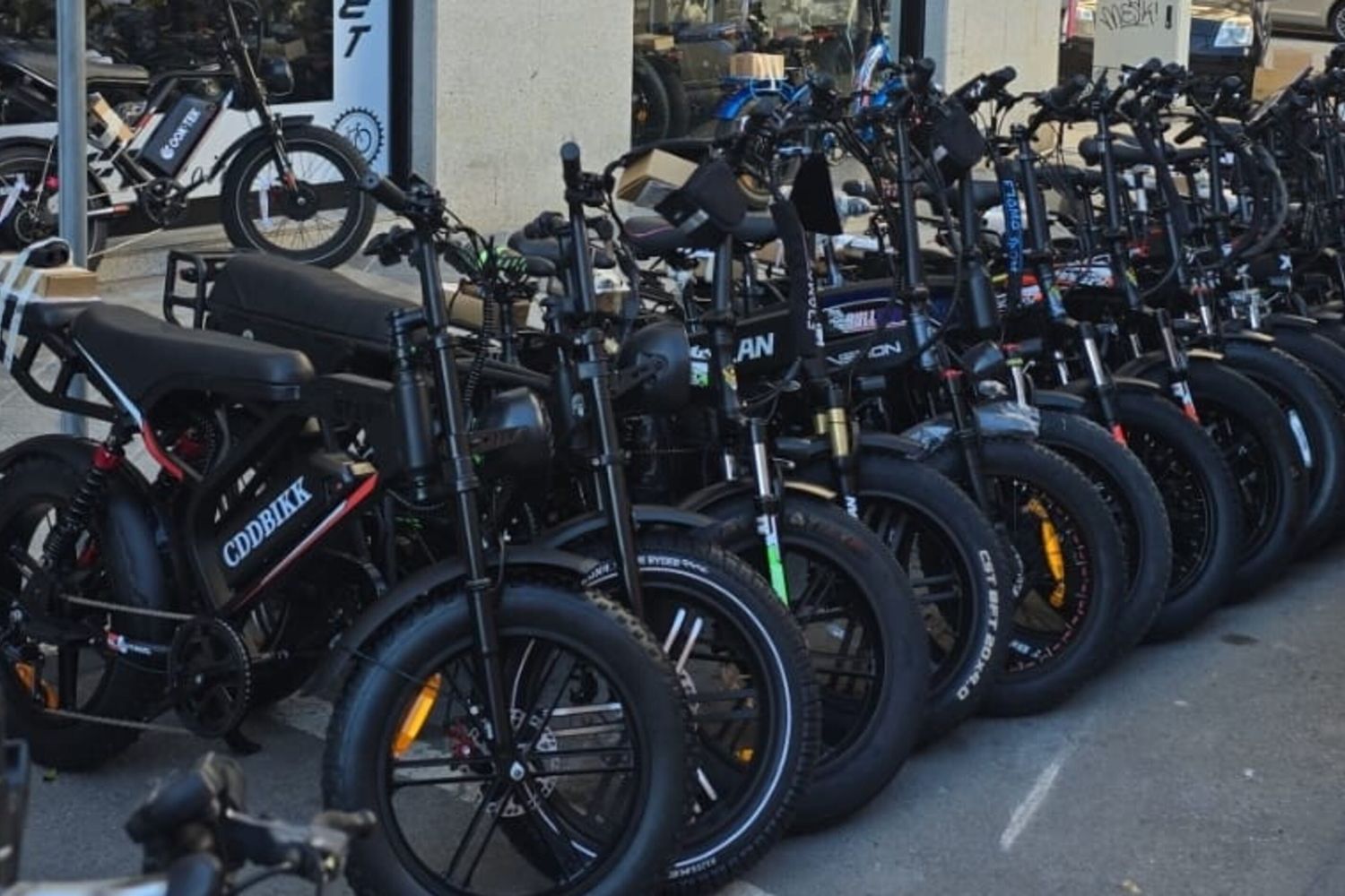 Studente 14enne derubato della sua bici. Un imprenditore gliene regala una nuova