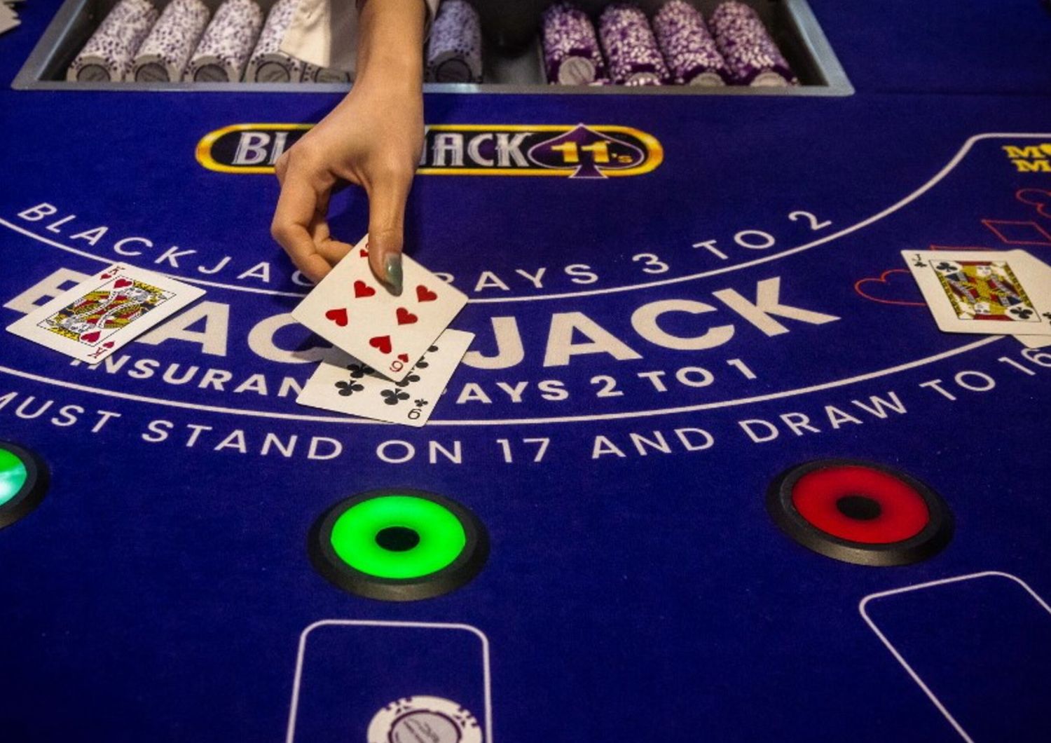 Il gioco d'azzardo quadruplica il rischio di suicidio tra giovani