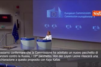 La Commissione Ue annuncia l'adozione del 19esimo pacchetto di sanzioni contro la Russia