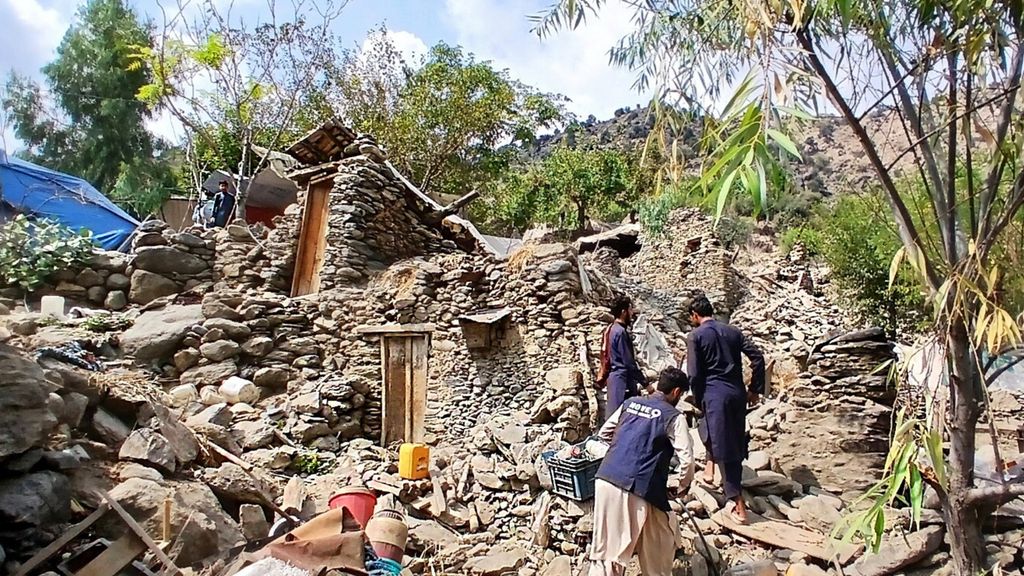 Terremoto in Afghanistan, l’aggravante di essere donna