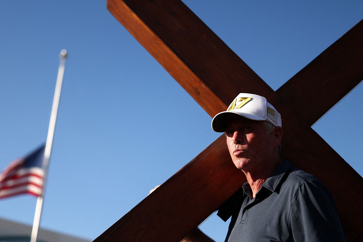 Manifestanti per la morte di Kirk