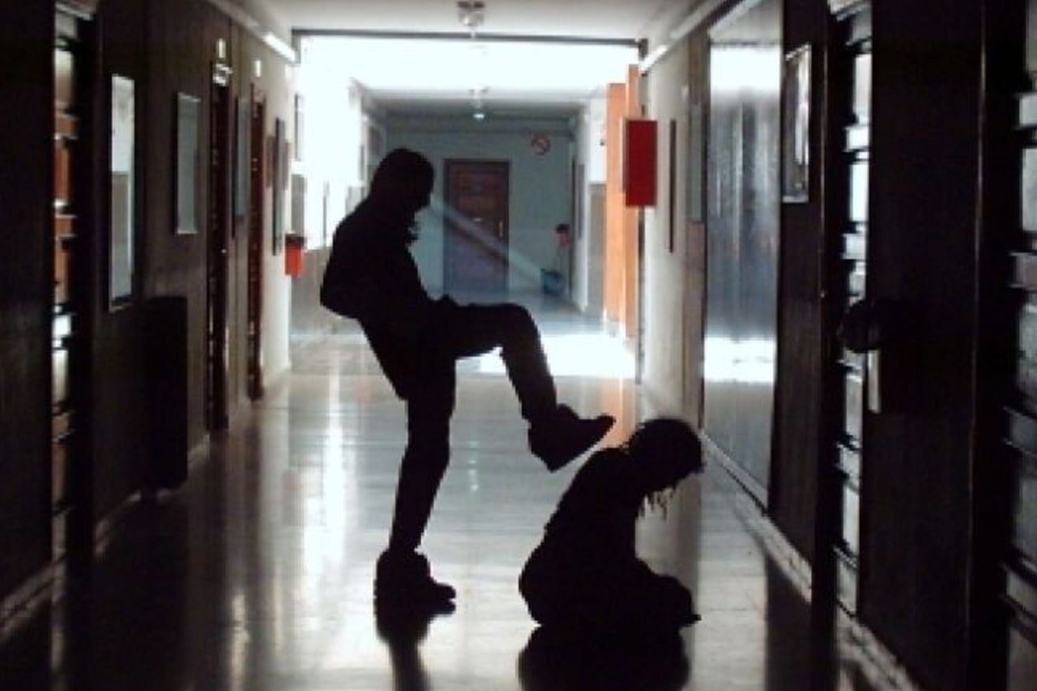 bullismo emarginazione ragazzo scuola